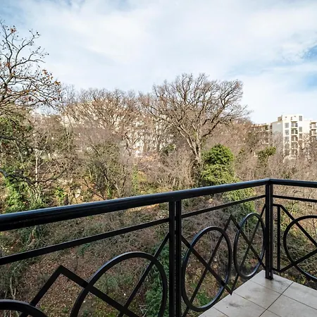 Primrose With Free Parking